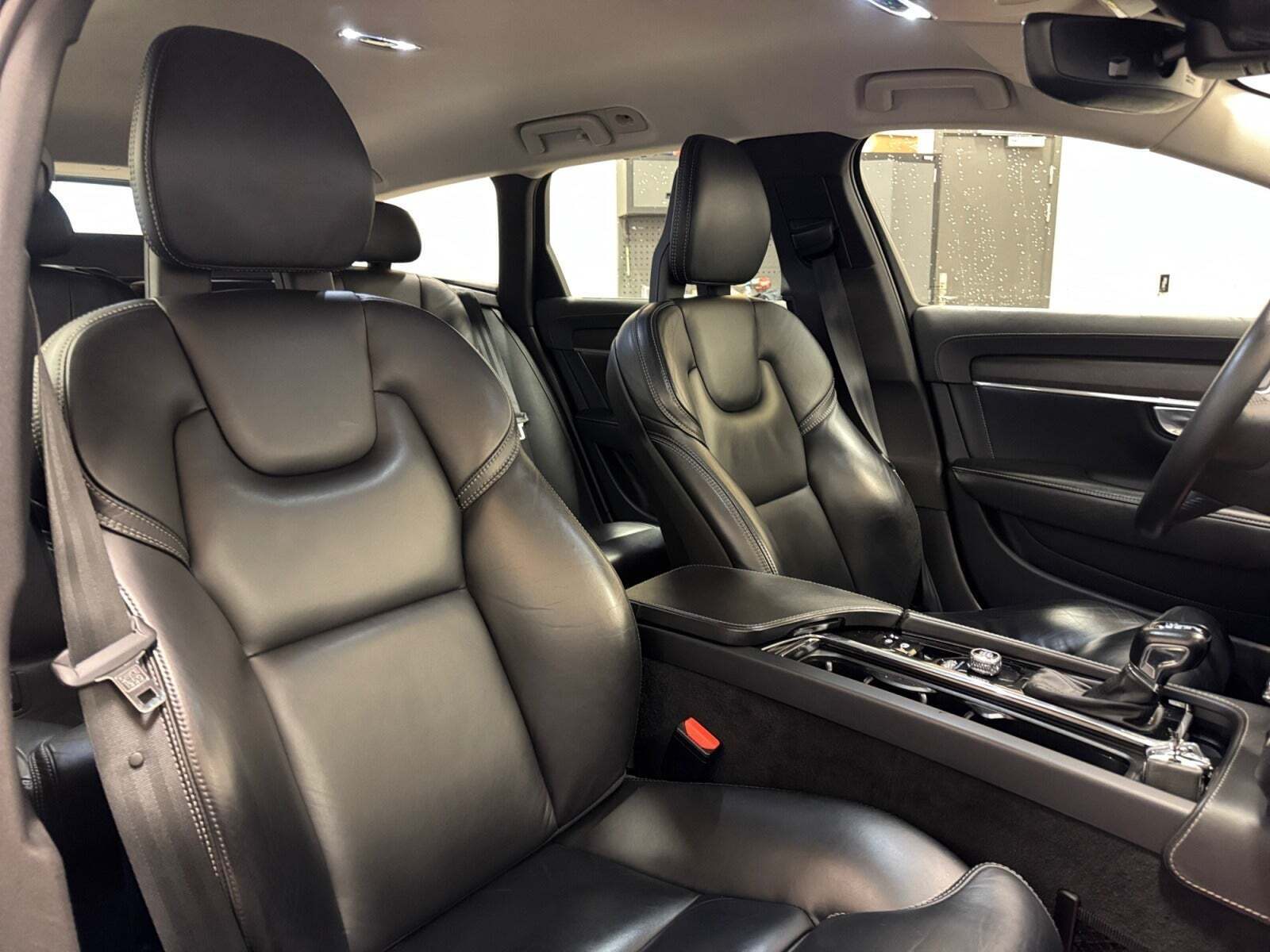 Grå Volvo V90 CC fra 2019