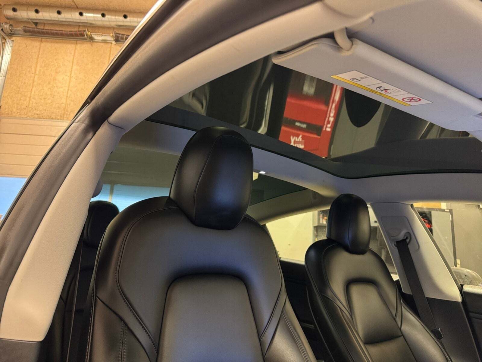 Blå Tesla Model 3 fra 2020