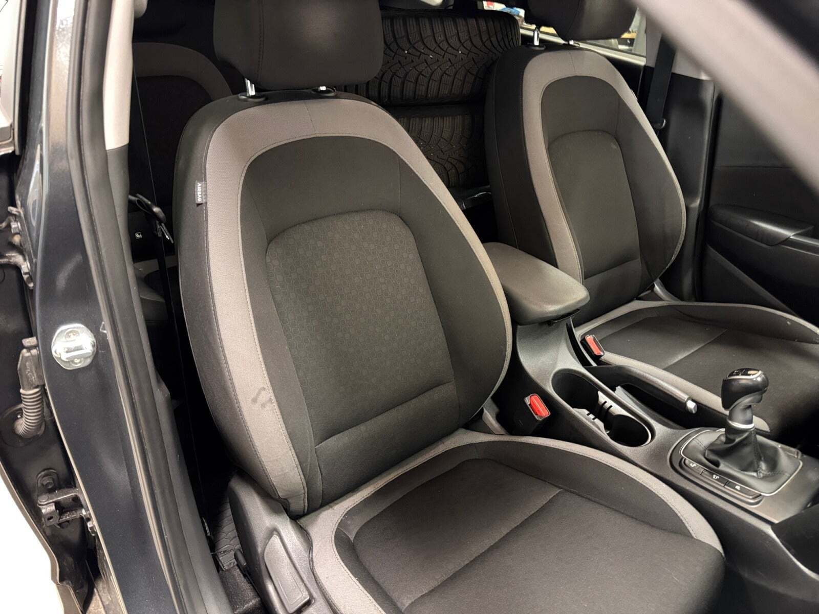 Grå Hyundai Kona fra 2020