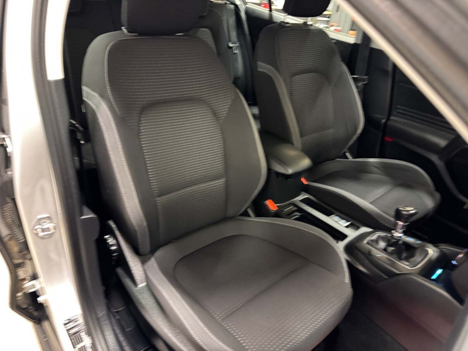 Sølv Ford Focus fra 2019