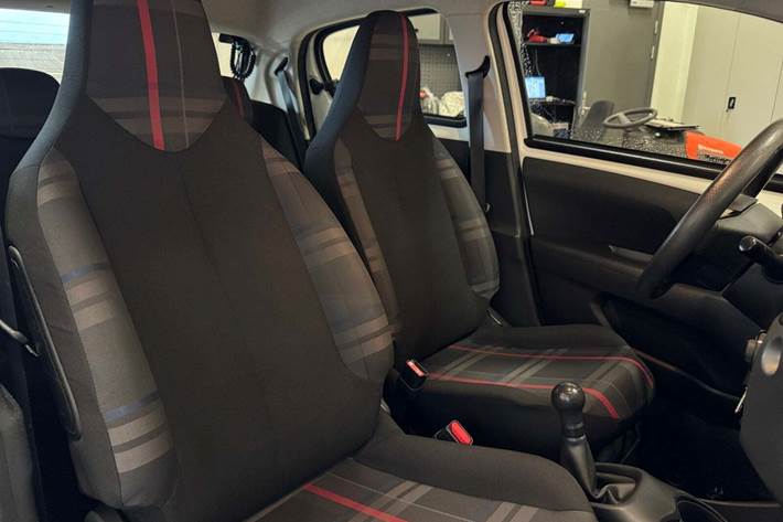 Hvid Peugeot 108 fra 2015