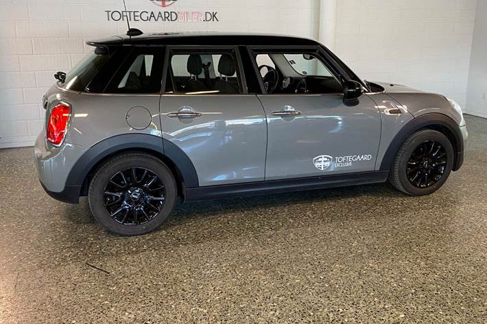Grå Mini Cooper fra 2017