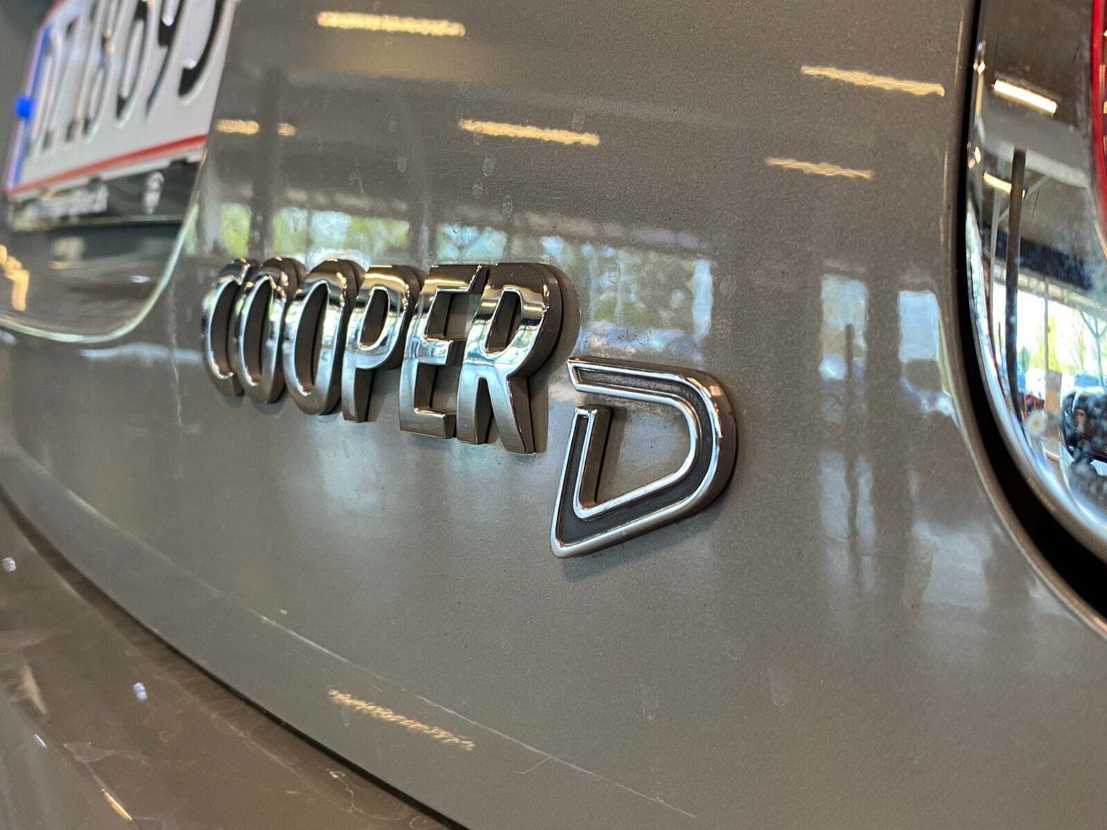 Grå Mini Cooper fra 2017