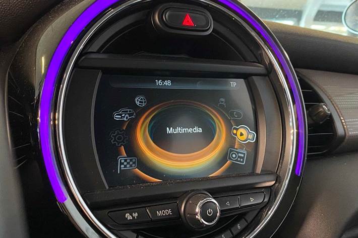 Grå Mini Cooper fra 2017