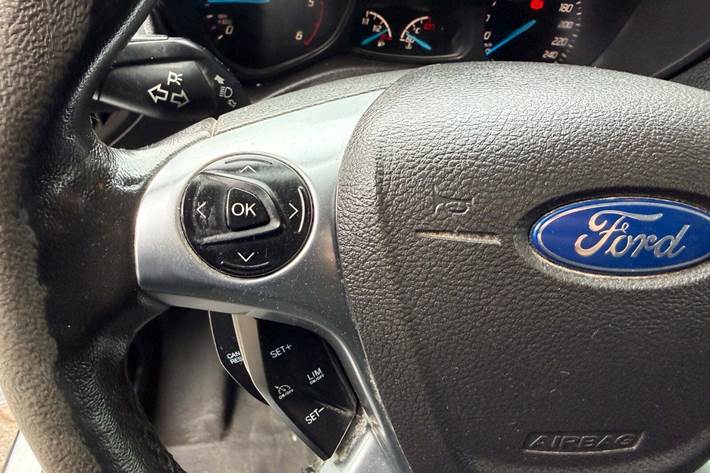 Hvid Ford Transit Connect fra 2016