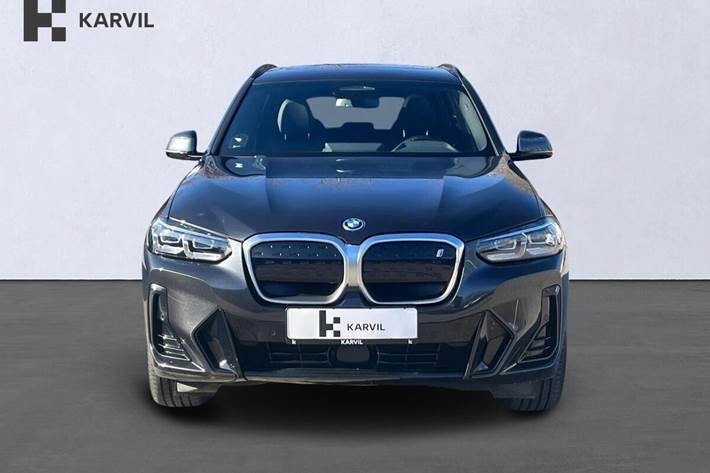 Grå BMW iX3 fra 2023