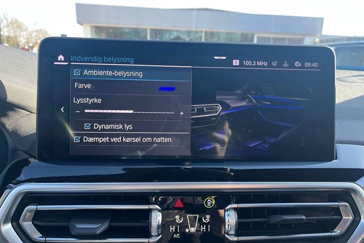 Grå BMW iX3 fra 2023