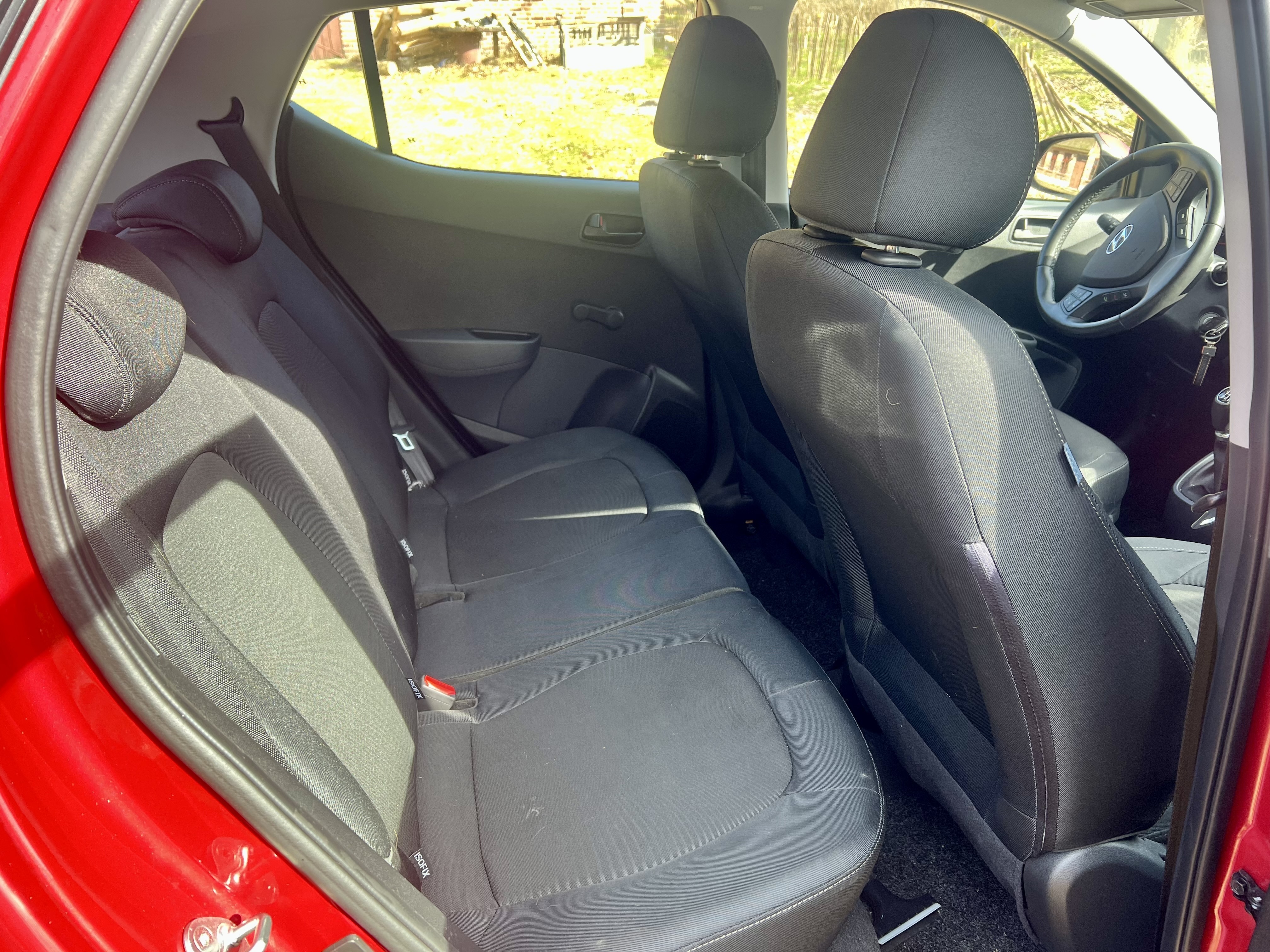 Rød Hyundai i10 fra 2019