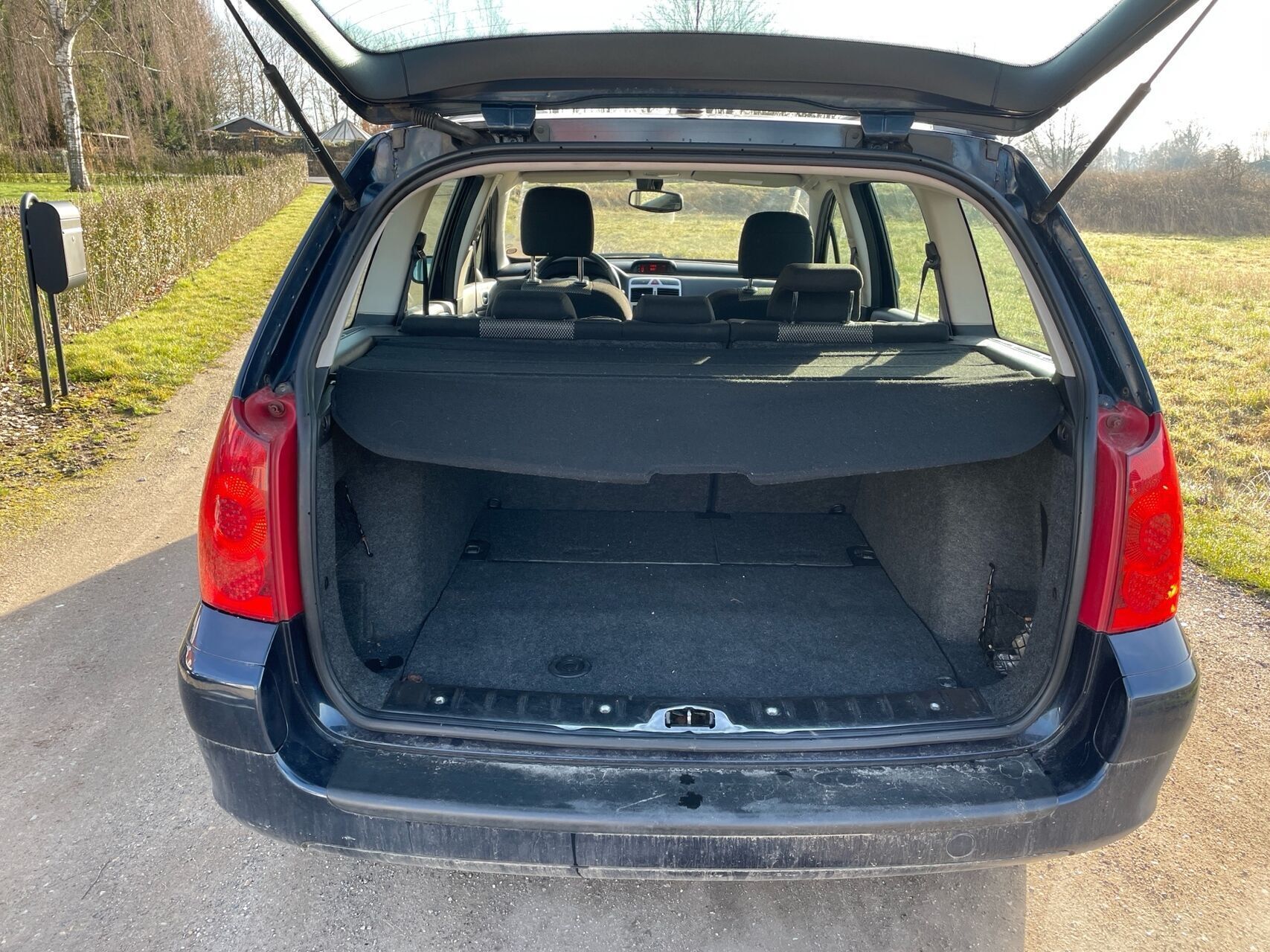 Blå Peugeot 307 fra 2008