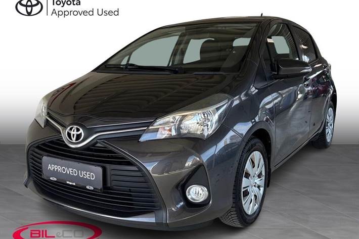 Sort Toyota Yaris fra 2015