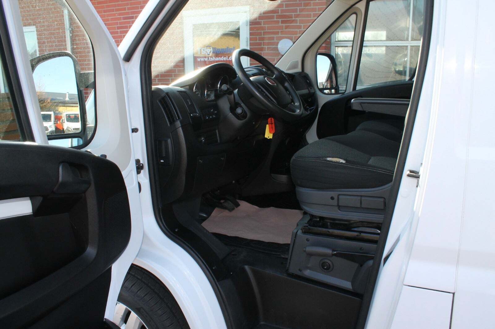 Fiat Ducato 35 2,3 MJT 140 Kassevogn L2H2 Pro+ aut.