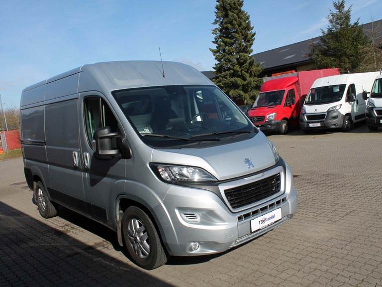 Peugeot Boxer 335 2,2 BlueHDi 165 L2H2 Ultimate