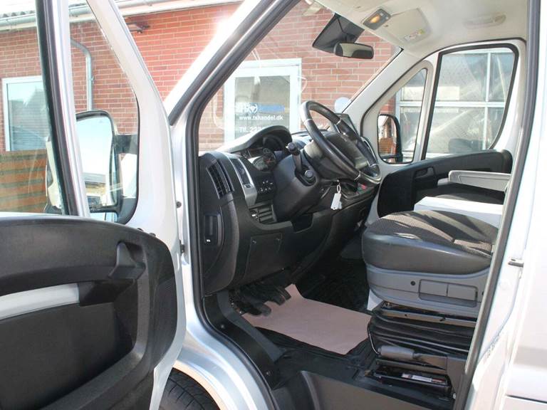 Peugeot Boxer 335 2,2 BlueHDi 165 L2H2 Ultimate