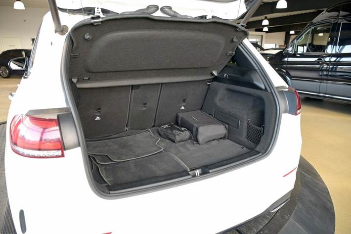 Sort Mercedes B250 e fra 2021