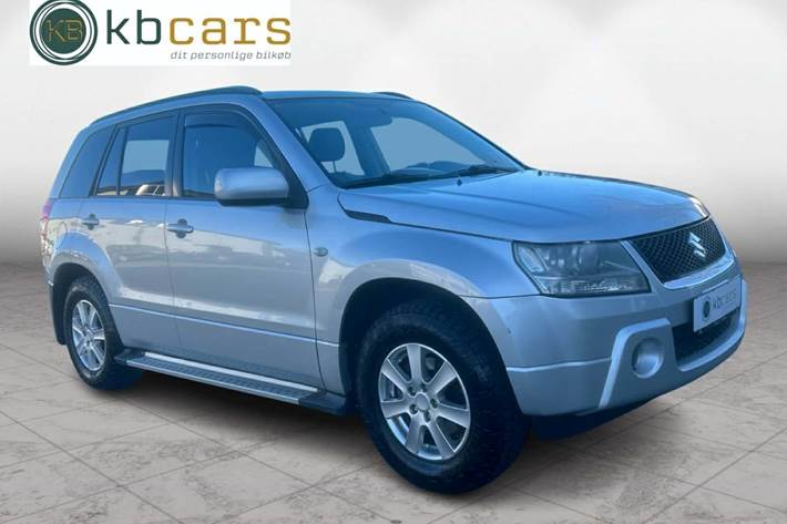 Sølv Suzuki Grand Vitara fra 2006