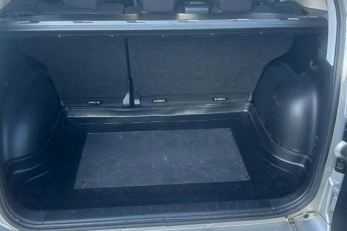 Sølv Suzuki Grand Vitara fra 2006