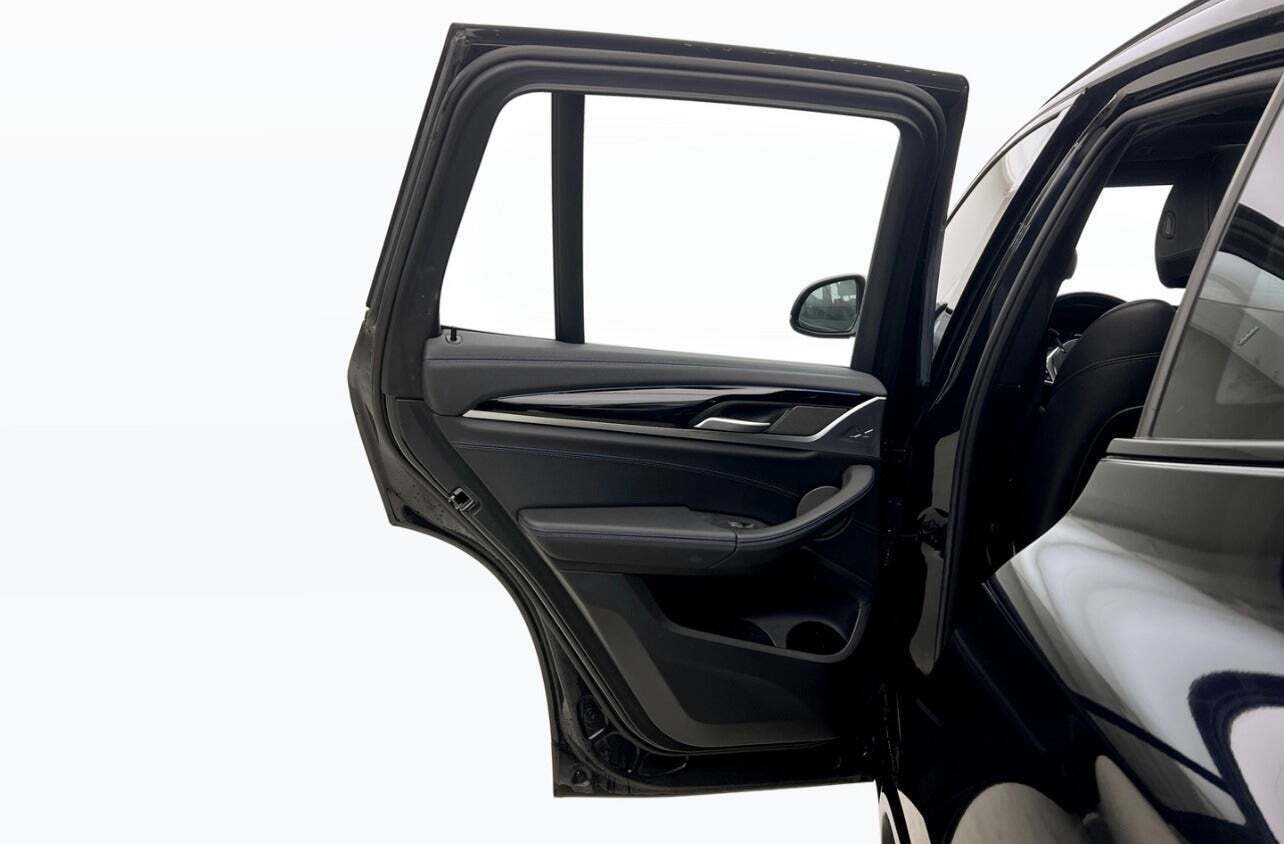 Sort BMW iX3 fra 2023