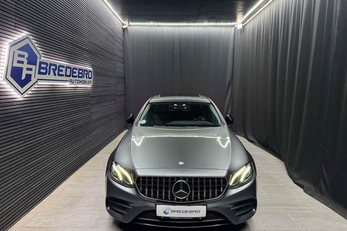 Grå Mercedes E220 d fra 2016