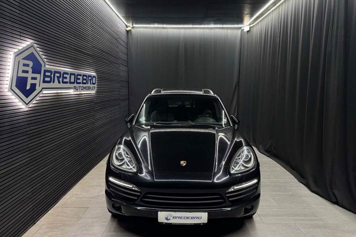 Sort Porsche Cayenne S fra 2010