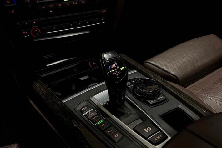 Hvid BMW X5 fra 2014