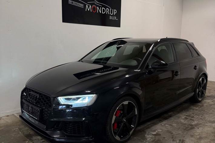 Sort Audi RS3 fra 2017 set udefra
