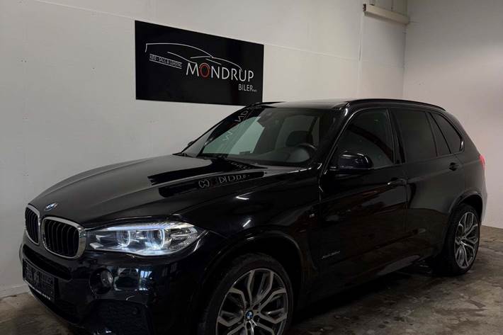 Sort BMW X5 fra 2015 set udefra