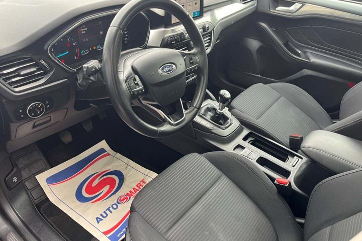 Grå Ford Focus fra 2019