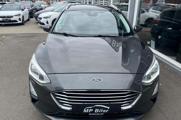 Grå Ford Focus fra 2019
