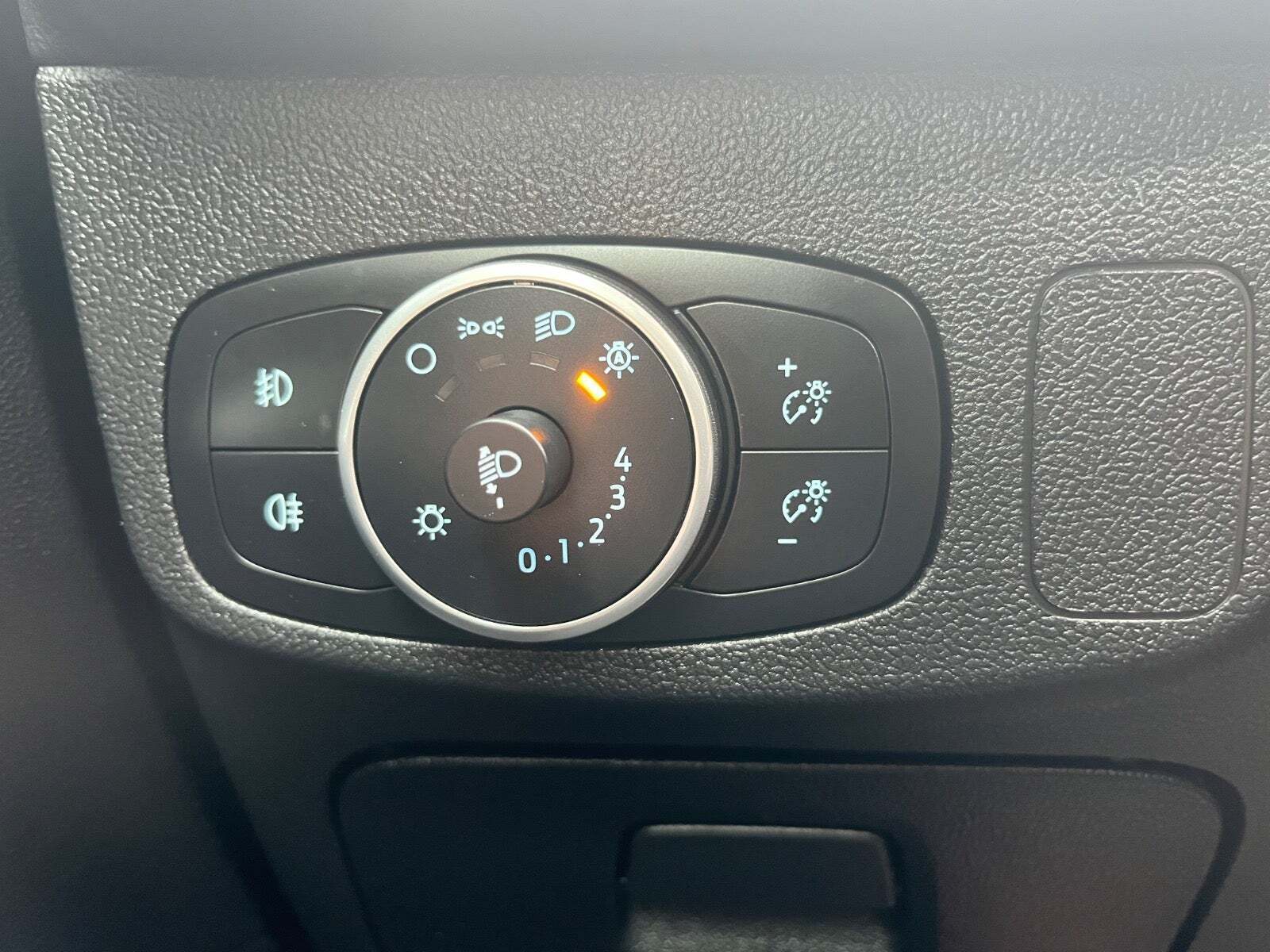 Grå Ford Focus fra 2019