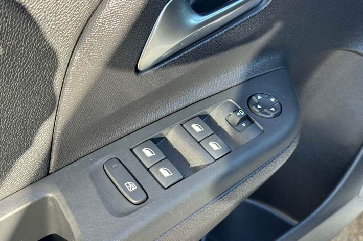 Hvid Opel Corsa-e fra 2023