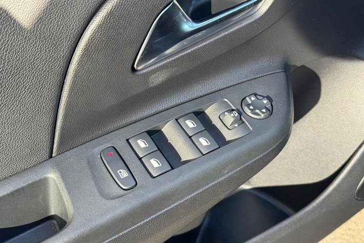 Sort Opel Corsa-e fra 2023