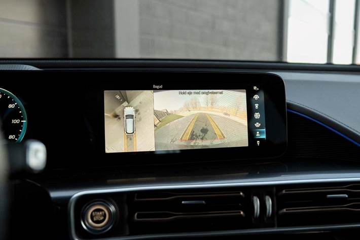 Grå Mercedes EQC400 fra 2020