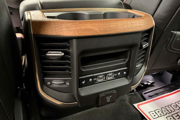 Sort Dodge RAM 1500 fra 2026