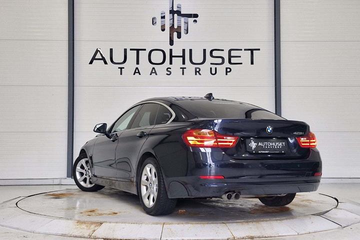 Blå BMW 428i fra 2016