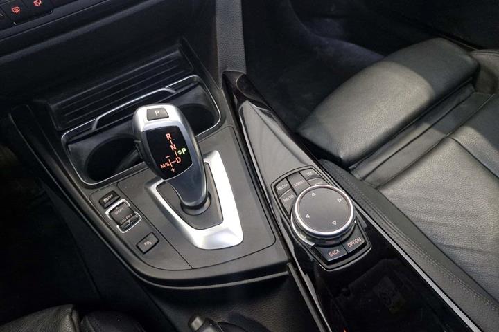 Blå BMW 428i fra 2016 set indefra