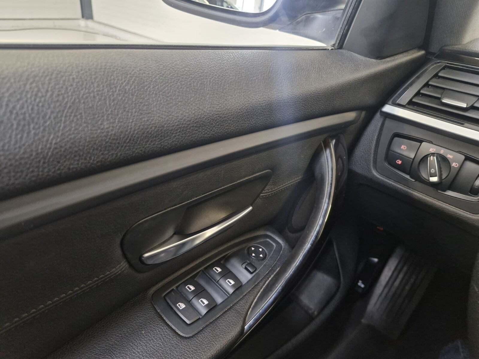 Blå BMW 428i fra 2016