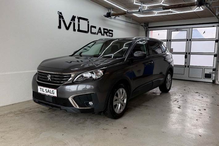 Grå Peugeot 5008 fra 2018