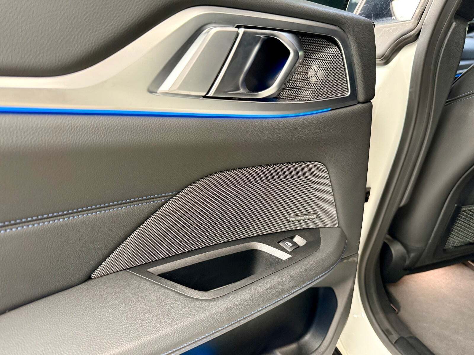 Hvid BMW i4 fra 2022