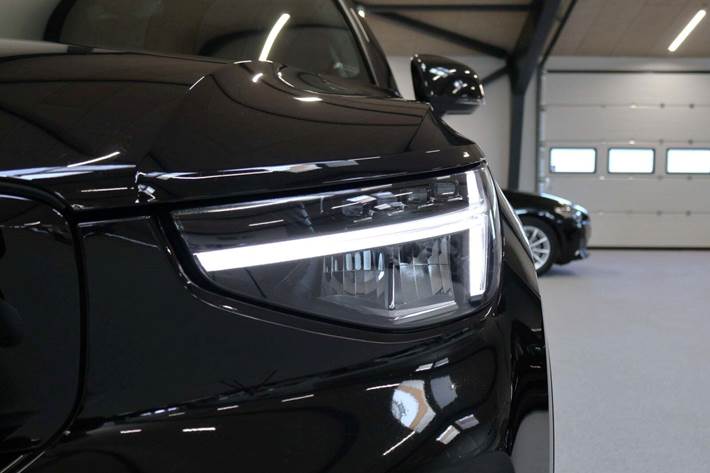 Sort Volvo XC40 fra 2024