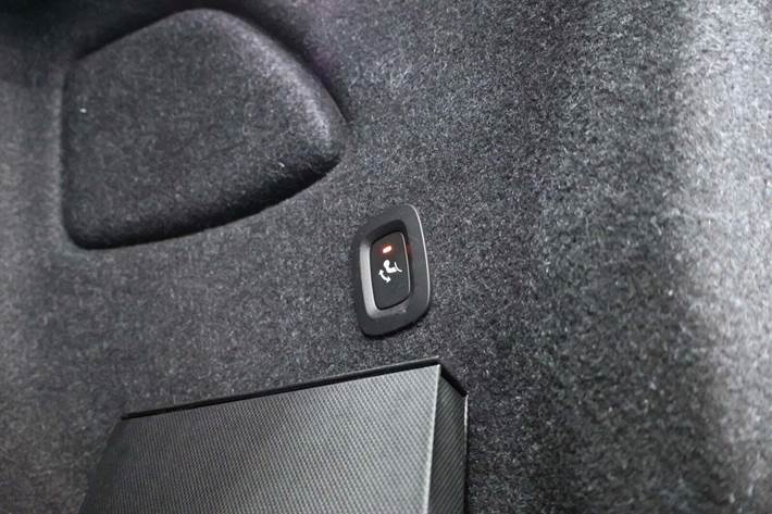 Sort Volvo XC40 fra 2024