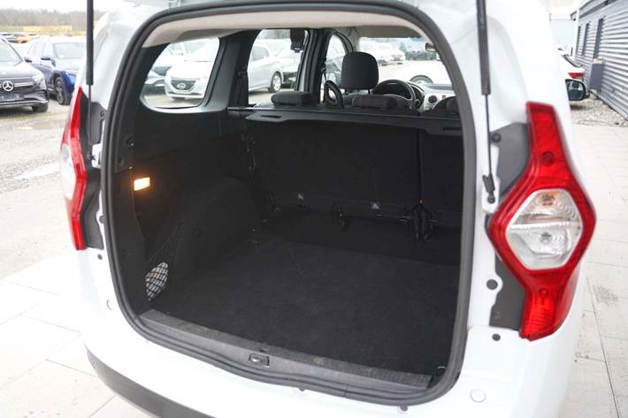 Hvid Dacia Lodgy fra 2013