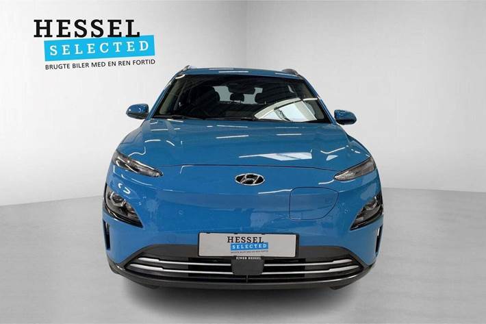 Blå Hyundai Kona fra 2022