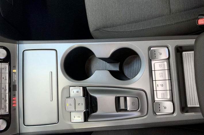 Grå Hyundai Kona fra 2022