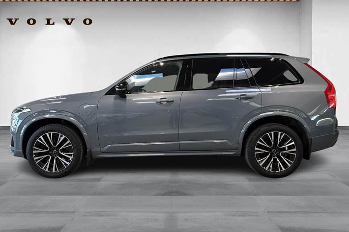 Grå Volvo XC90 fra 2023