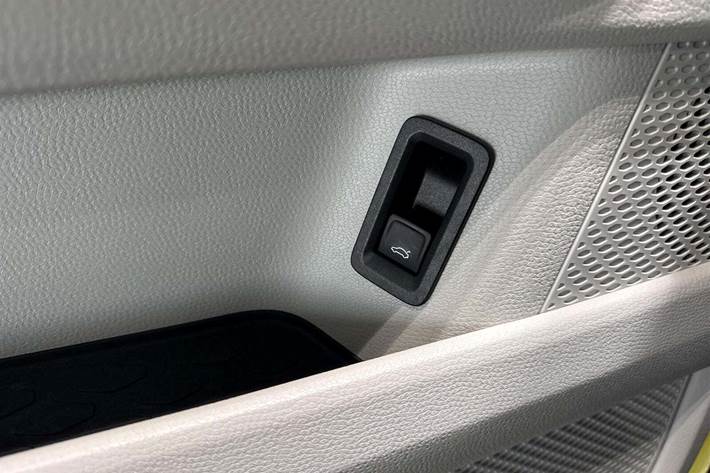 Gul VW ID.Buzz fra 2022