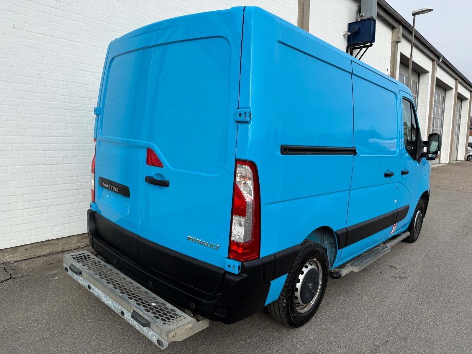 Renault Master IV T33 2,3 dCi 150 L1H1 Kassevogn aut.