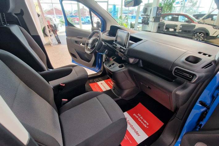 Blå Peugeot e-Partner fra 2023