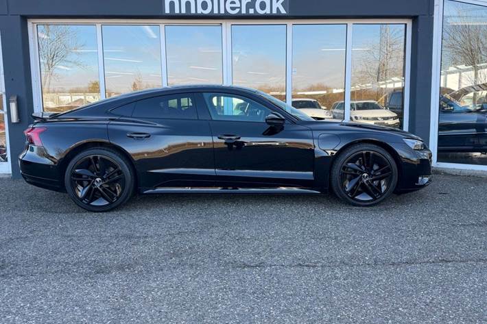 Sort Audi e-tron GT fra 2024