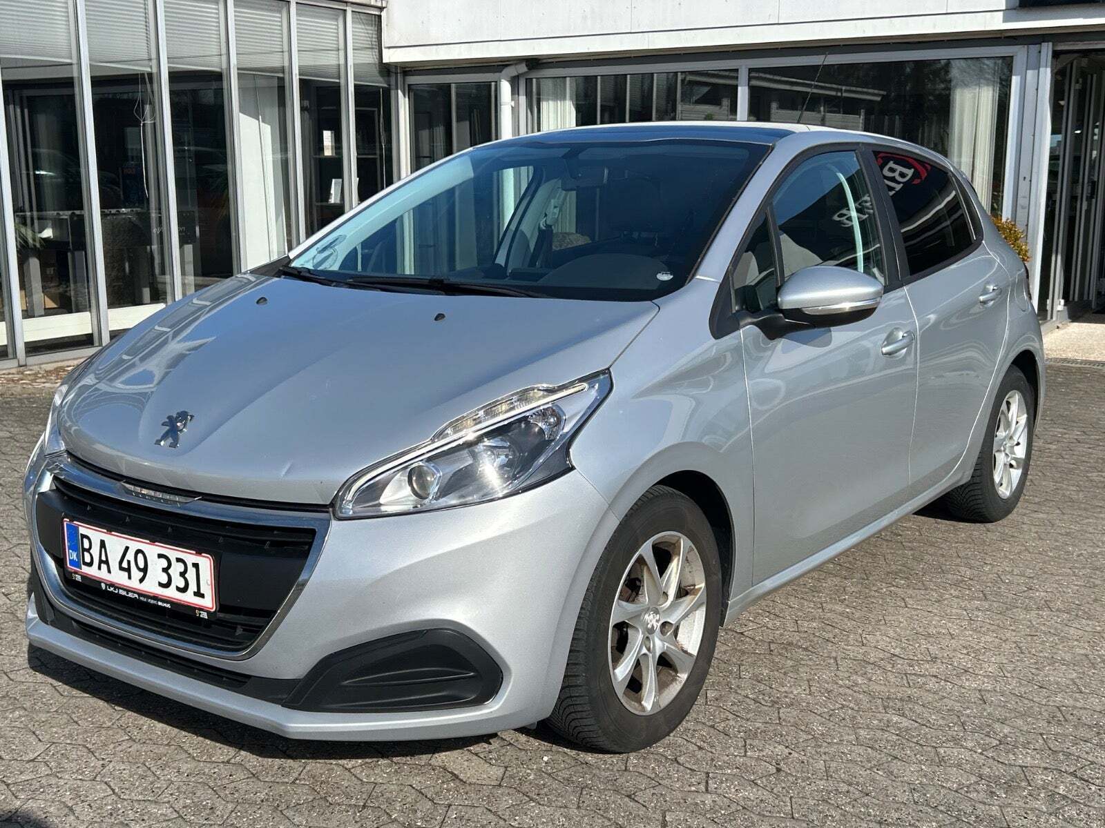 Peugeot 208 1,2 VTi 82 Allure Sky