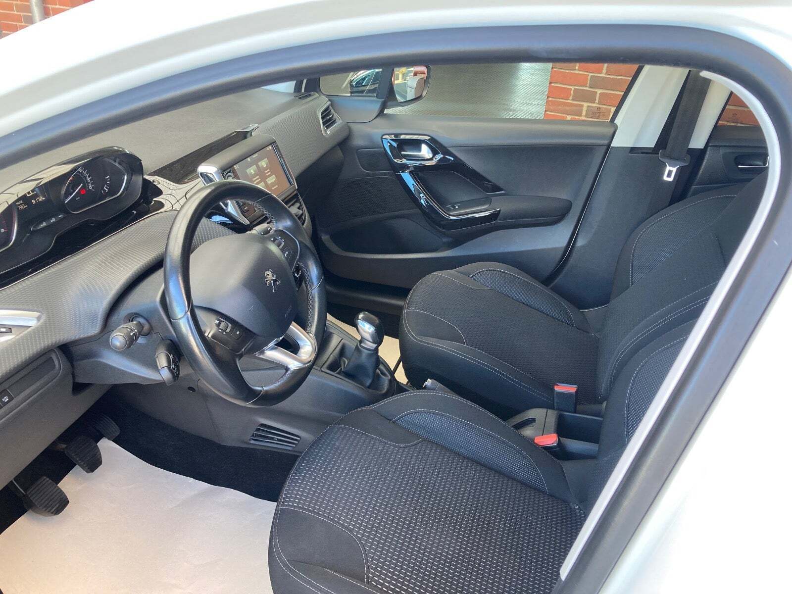 Peugeot 208 1,6 BlueHDi 100 Allure